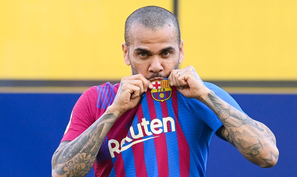 Alves có tình yêu đặc biệt dành cho Barcelona Alves có tình yêu đặc biệt dành cho Barcelona
